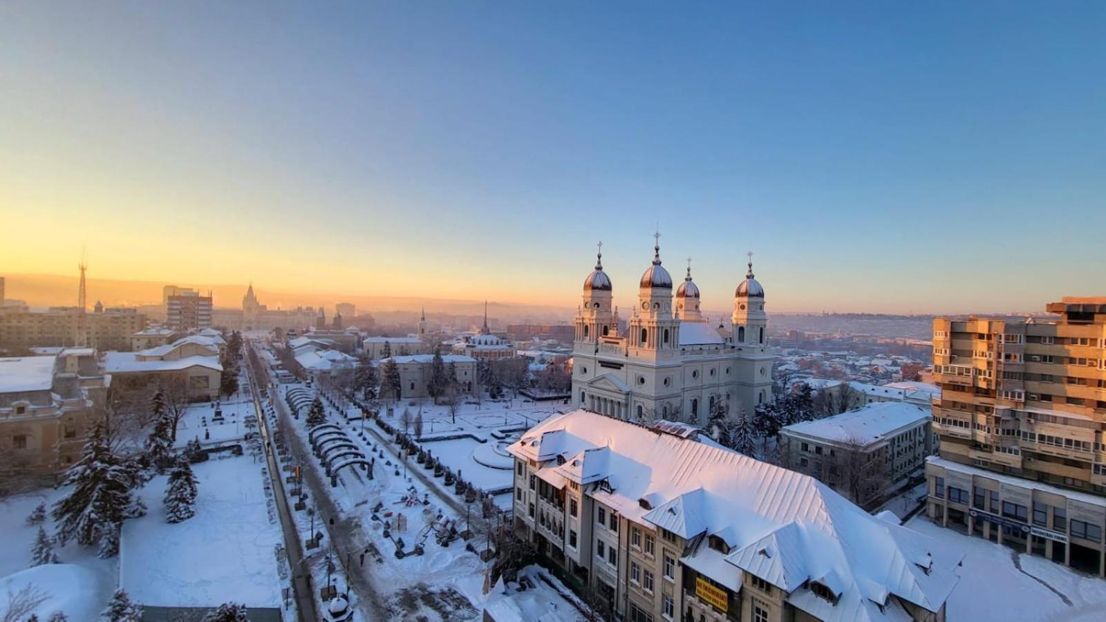 Ferienwohnung Panoramic Penthouse In The Heart Of Iasi Exterior foto